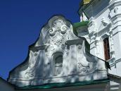 Фронтон галереї