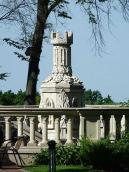 Верхня частина еклектичної колони