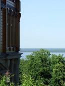 Південний ріг палацу на тлі Київського…