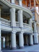 Центральна частина фасаду