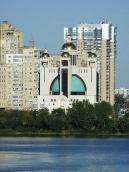 Собор на тлі будинків Микільської…