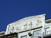 Фронтон із рельєфом