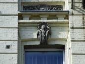 Рельєф над вікном 4-го поверху