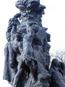 Центральна частина скульптурної групи