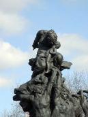 Верхня частина скульптурної групи