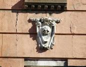 Рельєф над вікном 2-го поверху