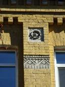 Рельєфи пілястри 3-го поверху