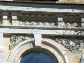 Карниз над вікном 3-го поверху