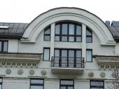 Фронтон з мансардою