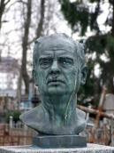 Бюст Б. М. Кратка