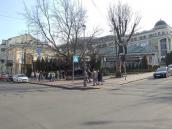 2021 р. Скверик зі скульптурою…