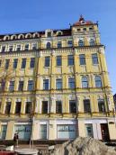 2021 р. Права частина фасаду по вул.…