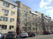 2021 р. Ліва частина фасаду по вул.…