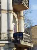 Наріжний балкон 2-го поверху