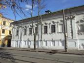 2021 р. Ліва частина фасаду по вул.…