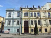 2021 р. Ліва частина фасаду по вул.…