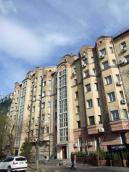 2021 р. Ліва частина фасаду по вул.…