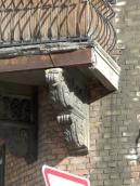 Консоль наріжного балкона