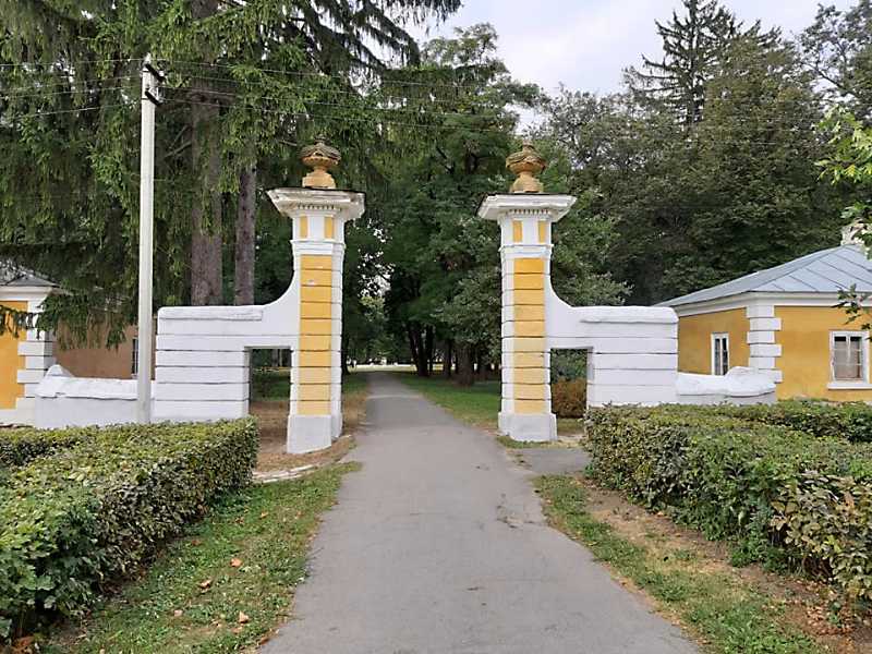 Фото Дмитра Антонюка, опубліковане 24.09.2019 р. facebook.com Брама та… Брама