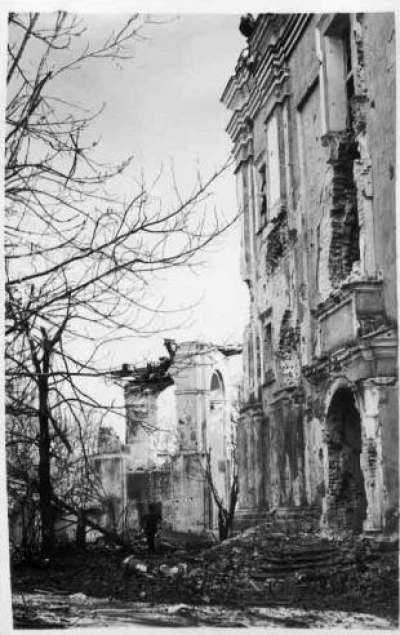 1916 р. Головний фасад у ракурсі