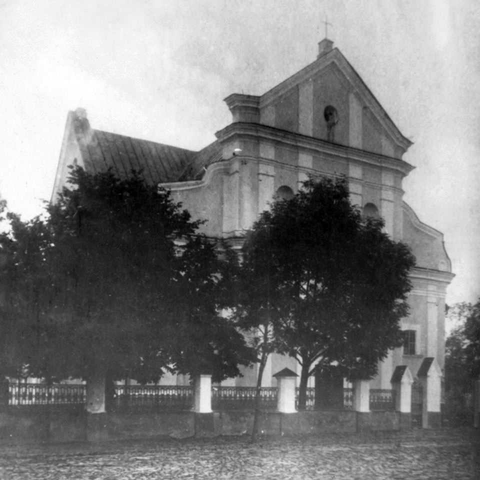 Фото Стефана Таранушенка і Павла Жолтовського з експедиції Харківського музею… Костел Воздвиження