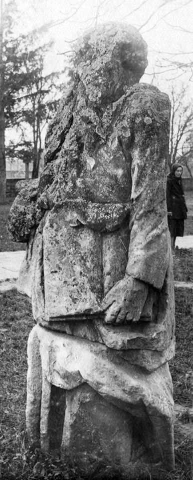 [1920-і рр.?] Скульптура святого 3