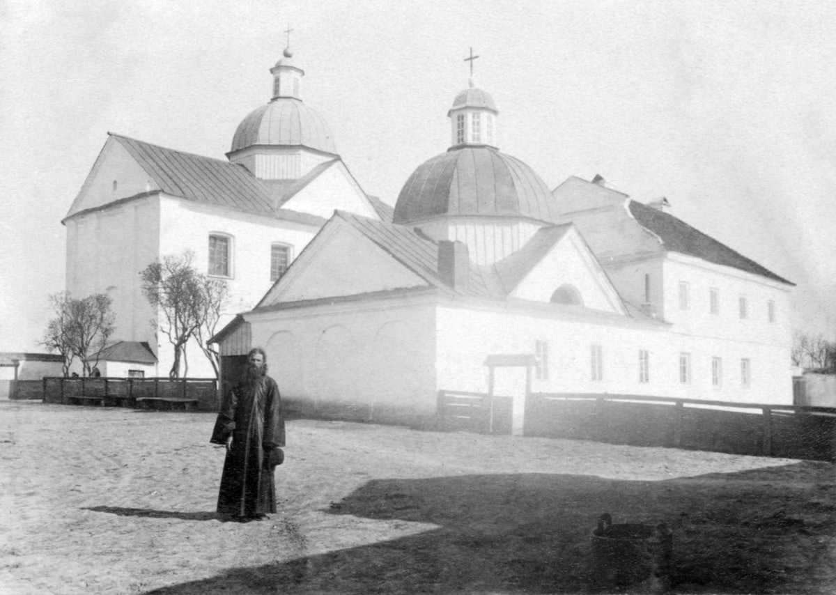 Фото Стефана Таранушенка і Павла Жолтовського з експедиції Харківського музею… Монастир Різдва богородиці