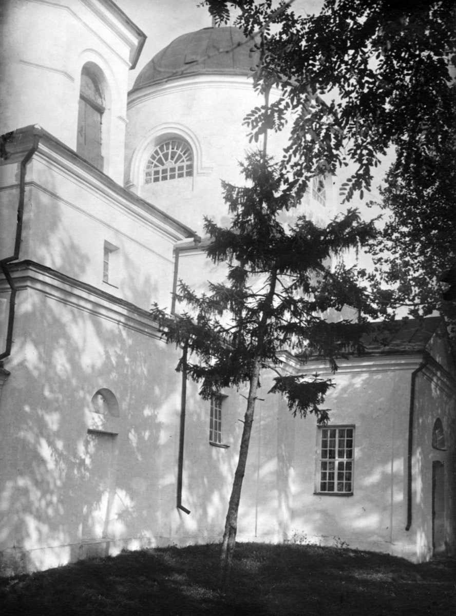 Фото Стефана Таранушенка і Павла Жолтовського з експедиції Харківського музею… Церква Вознесіння