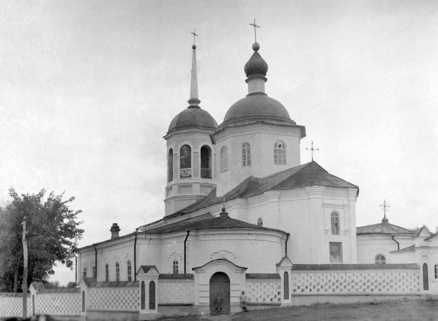 Фото Стефана Таранушенка і Павла Жолтовського з експедиції Харківського музею… Церква Благовіщення