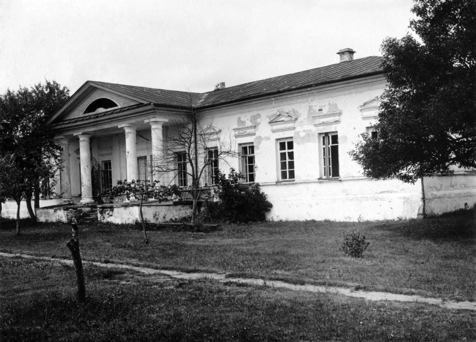 Будинок настоятеля був [Цапенко М.П. По равнинам Десны и Сейма. – М.:… Будинок настоятеля