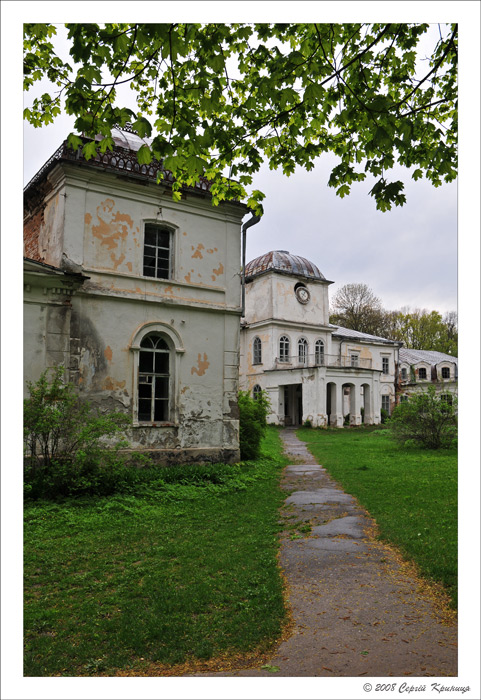 Флігель і центральна частина