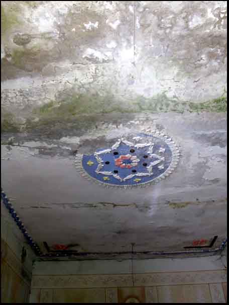 2009 р. Стеля у флігелі (?)