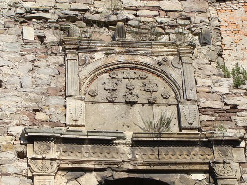 Ніша з рельєфами