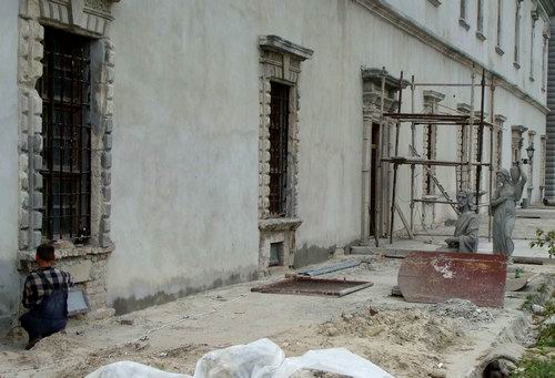 2009 р. Фрагмент фасаду палацу