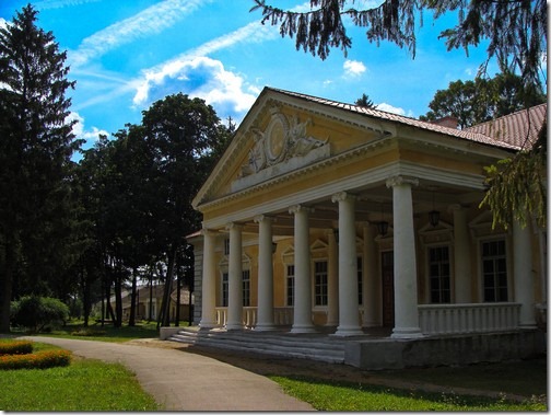 2009 р. Фрагмент головного фасаду.…