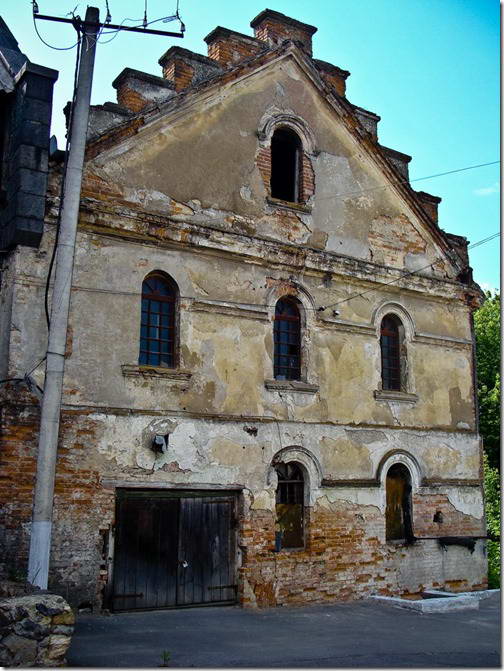 2010 р. Бічний фасад