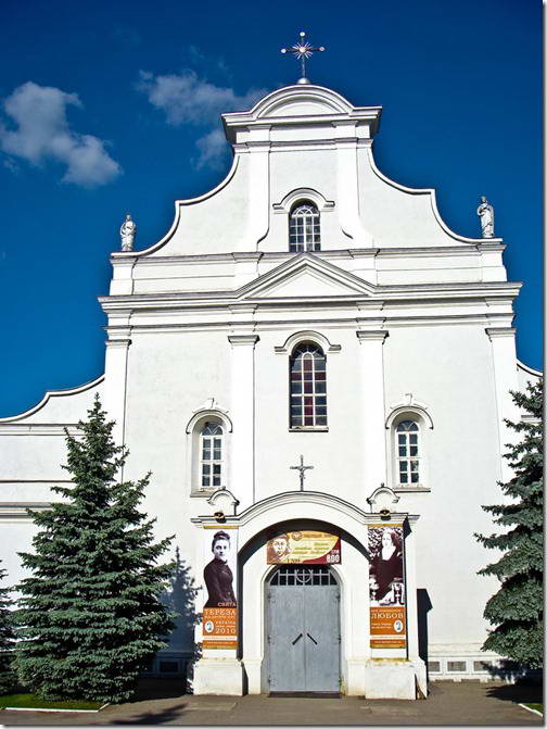 2010 р. Головний фасад. Вигляд із заходу