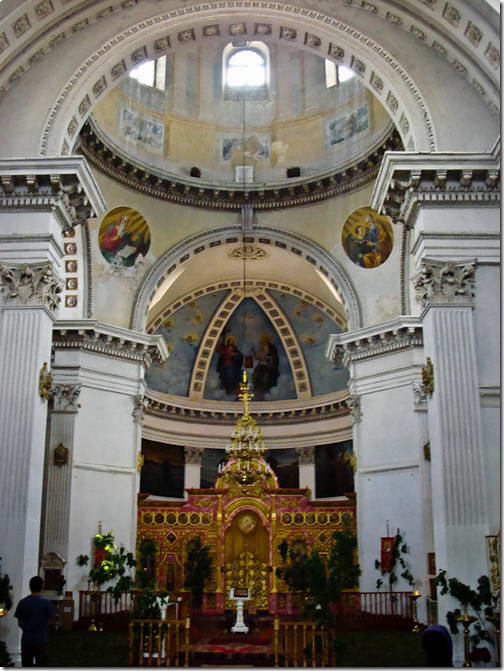 2010 р. Інтер’єр з видом на вівтар