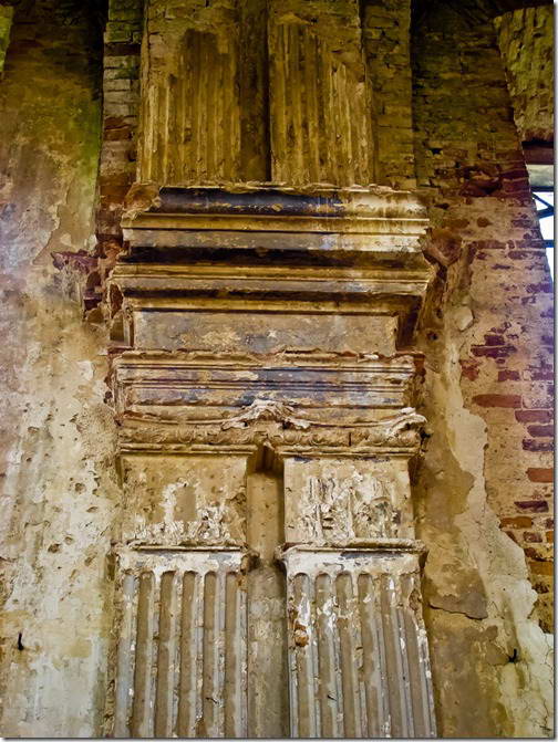 2010 р. Пілястри в інтер’єрі