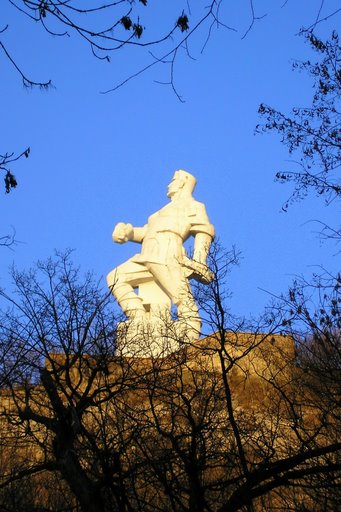 Пам’ятник Артему