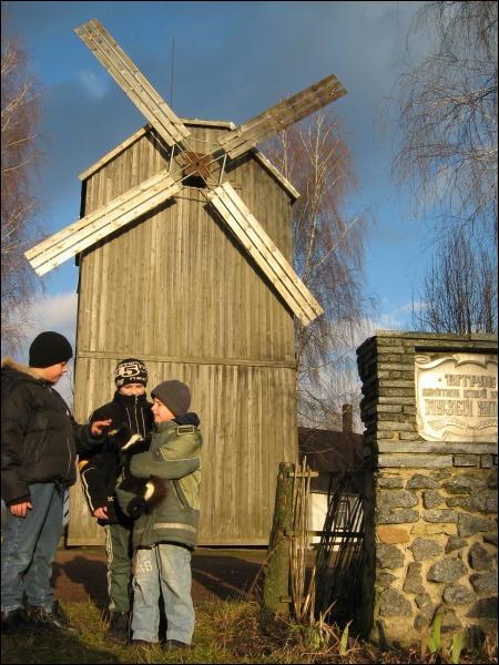 2007 р. Анастасія Бойко з ворожкою…