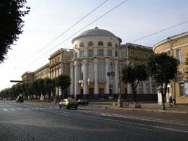 Колишній будинок цукротресту