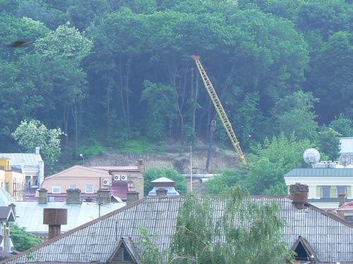 А это уничтожается Владимирская горка