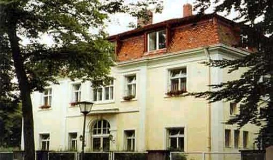 Так виглядала будівля Українського…