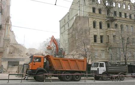 Доламування першого поверху