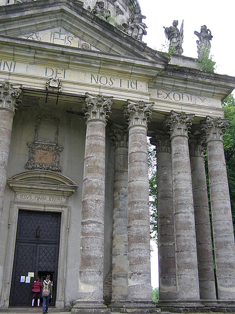 2009 р. Фрагмент головного фасаду