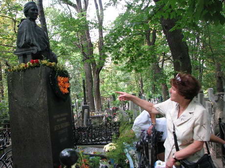 2010 г. На Байковом обокрали могилу…