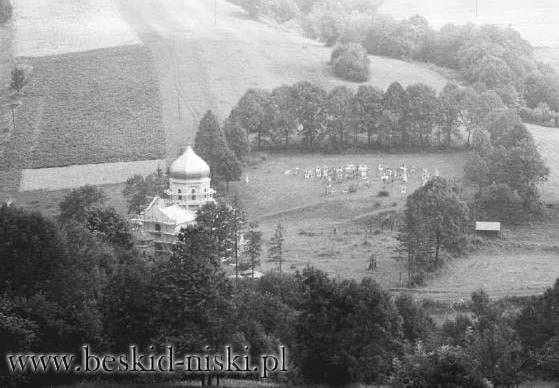 Краєвид з церквою