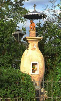 Каплиця з ліхтарем