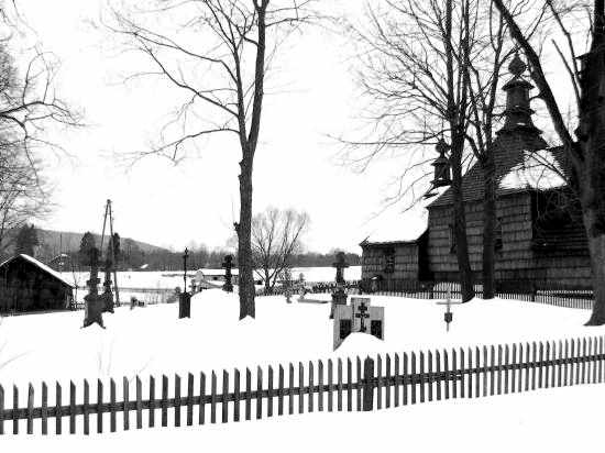 Цвинтар при церкві